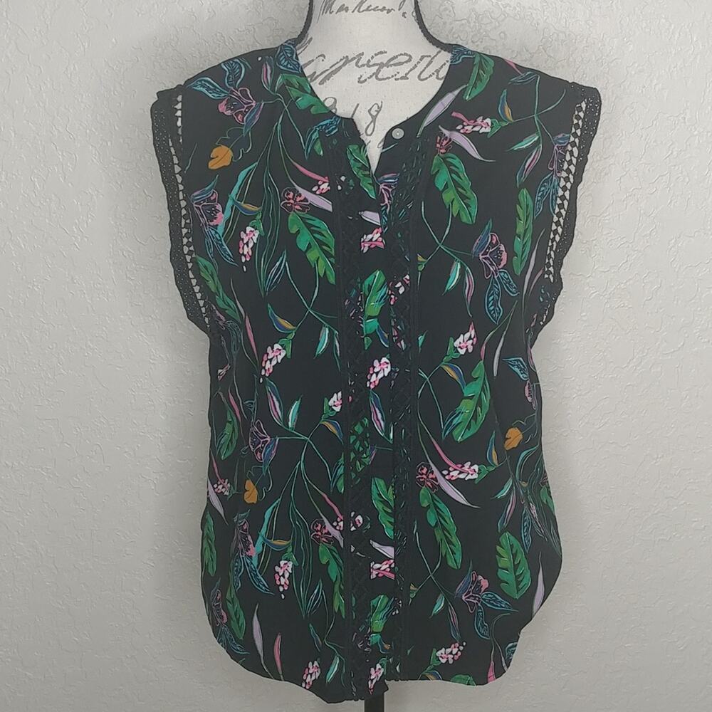 A New Day Floral Top Size M